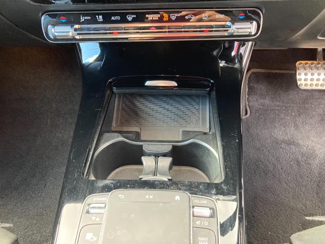 ＣＬＡクラス シューティングブレーク ＣＬＡ２００ｄ　シューティングブレーク　ＡＭＧライン　／ブラインドスポット／アダプティブクルーズコントロール／純正ナビ／地デジ／バックカメラ／アンビエントライト／ハーフレザーシート／パワーシート／パワーバックドア／ＬＥＤヘッドライト／純正１８インチアルミ（20枚目）