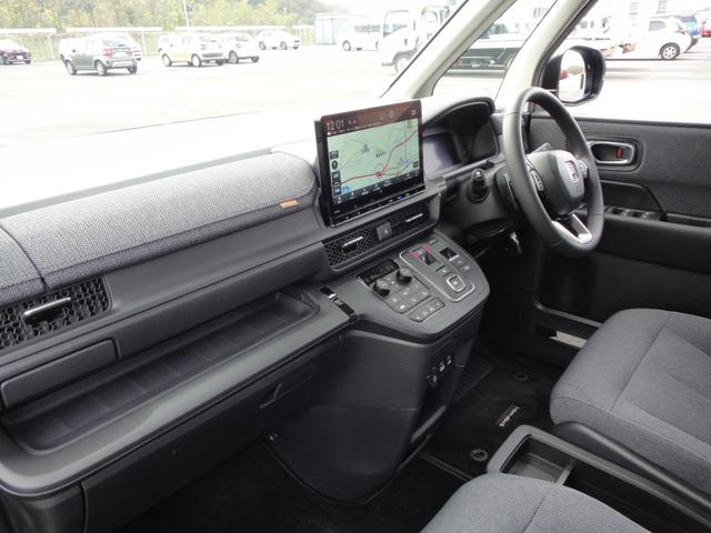 ★内装は専門業者によるルームクリーニング施工★シート・天井・ダッシュボード等に傷やシミ、汚れ等もなく綺麗で嫌な臭い等もありません！清潔で気持ちいい★