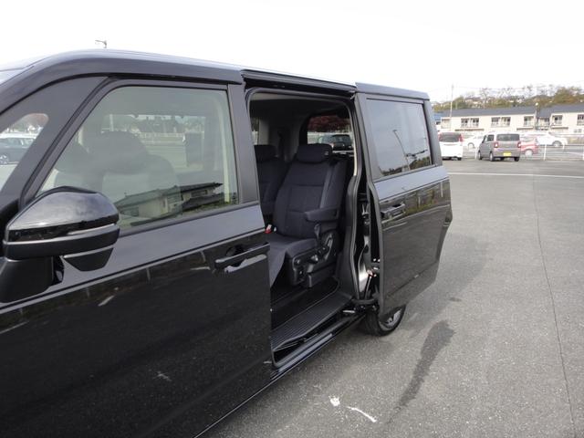 ★両側パワースライドドア★狭い駐車場や壁際などでの乗降りに便利です！操作はワイヤレスリモコン、室内のコントロールスイッチ、ドアハンドルで行えます！挟み込み防止機能付で安心！