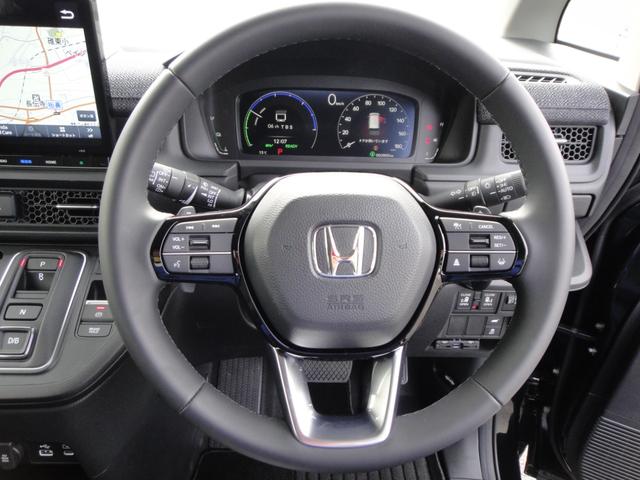 ★本革巻ステアリング★しっとりと手に馴染む本革ならではの感触！確かな操作感！