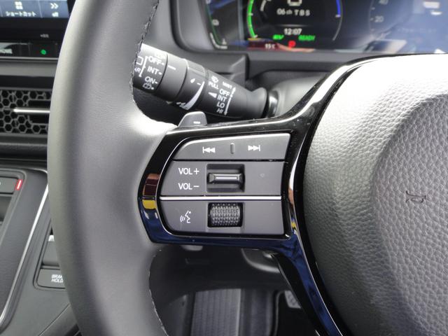★ハンドルから手を離さずオーディオをコントロールできるステアリンングリモコン！便利でしかも安全性にも大きく貢献★