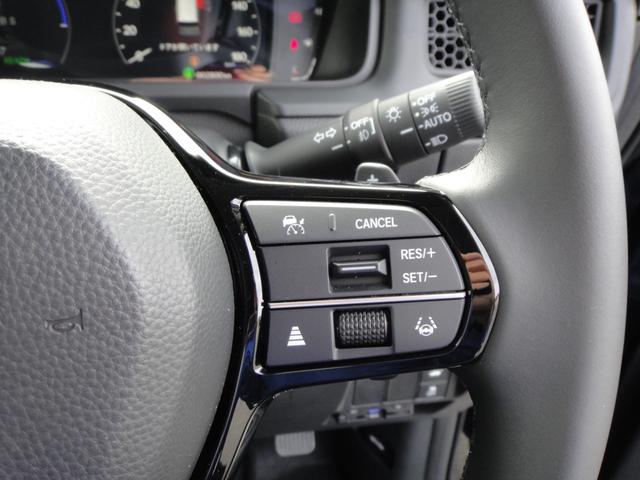 ★ＡＣＣ〈アダプティブ・クルーズ・コントロール〉★予め設定した車速内でクルマが自動的に加減速！　前走車との適切な車間距離を維持しながら追従走行し、ドライバーの運転負荷を軽減します！★