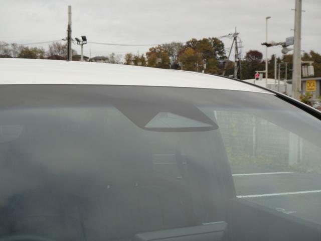 オデッセイハイブリッド ｅ：ＨＥＶアブソルート・ＥＸブラックエディション　純正１１．４インチコネクトナビＤＴＶ　純正１５．６インチ後席モニター　マルチビューカメラ　ブラックレザーシート　１・２列シートヒーター　２列目両側アームレスト付４ウェイパワーシート　ディーラーデモカー（12枚目）