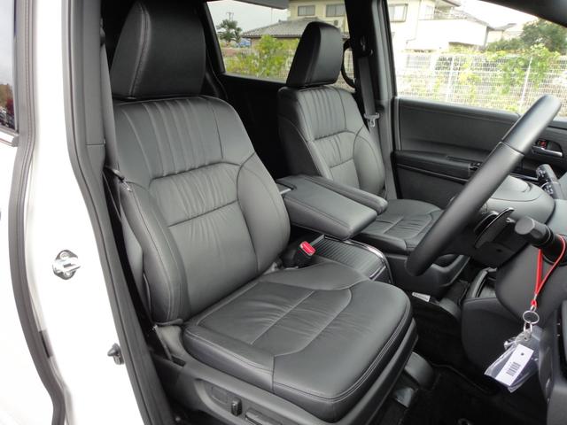 オデッセイハイブリッド ｅ：ＨＥＶアブソルート・ＥＸブラックエディション　純正１１．４インチコネクトナビＤＴＶ　純正１５．６インチ後席モニター　マルチビューカメラ　ブラックレザーシート　１・２列シートヒーター　２列目両側アームレスト付４ウェイパワーシート　ディーラーデモカー（27枚目）