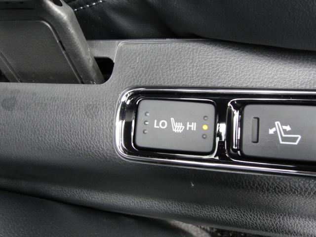 オデッセイハイブリッド ｅ：ＨＥＶアブソルート・ＥＸブラックエディション　純正１１．４インチコネクトナビＤＴＶ　純正１５．６インチ後席モニター　マルチビューカメラ　ブラックレザーシート　１・２列シートヒーター　２列目両側アームレスト付４ウェイパワーシート　ディーラーデモカー（32枚目）