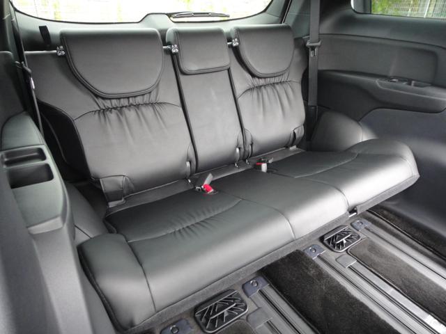 オデッセイハイブリッド ｅ：ＨＥＶアブソルート・ＥＸブラックエディション　純正１１．４インチコネクトナビＤＴＶ　純正１５．６インチ後席モニター　マルチビューカメラ　ブラックレザーシート　１・２列シートヒーター　２列目両側アームレスト付４ウェイパワーシート　ディーラーデモカー（34枚目）