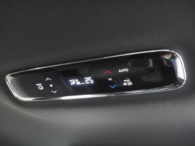 オデッセイハイブリッド ｅ：ＨＥＶアブソルート・ＥＸブラックエディション　純正１１．４インチコネクトナビＤＴＶ　純正１５．６インチ後席モニター　マルチビューカメラ　ブラックレザーシート　１・２列シートヒーター　２列目両側アームレスト付４ウェイパワーシート　ディーラーデモカー（55枚目）