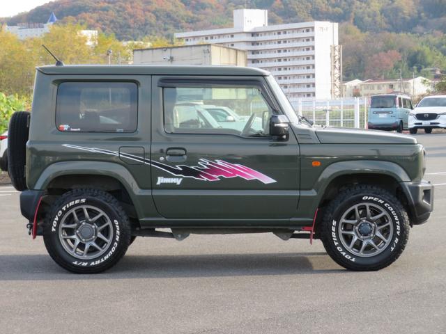 ジムニー ＸＣ　４ＷＤ　５ＭＴ　ターボ　ワンオーナー　純正８インチＳＤナビ　フルセグＴＶ　ＥＴＣ　ＴＯＹＯ　ＯＰＥＮ　ＣＯＵＮＴＲＹ　Ｒ／Ｔタイヤ　ブースト計　運転席　助手席シートヒーター　クルーズコントロール（6枚目）