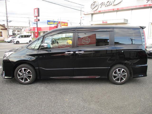 ノア Ｓｉ　ダブルバイビーＩＩＩ　純正１０インチナビ　フルセグＴＶ　バックカメラ　純正１２インチ後席用モニター　ビルトインＥＴＣ２．０　両側パワースライド（8枚目）