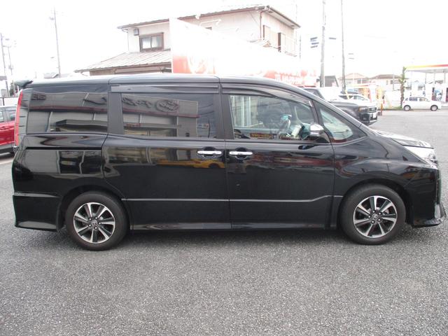 ノア Ｓｉ　ダブルバイビーＩＩＩ　純正１０インチナビ　フルセグＴＶ　バックカメラ　純正１２インチ後席用モニター　ビルトインＥＴＣ２．０　両側パワースライド（9枚目）