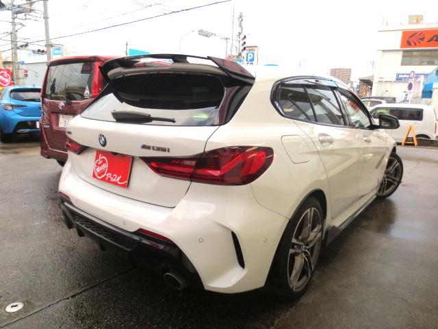 １シリーズ Ｍ１３５ｉ　ｘＤｒｉｖｅ　黒革／クリアランスソナー／禁煙／シートヒーター／エアロパーツ／リヤスポイラー（2枚目）