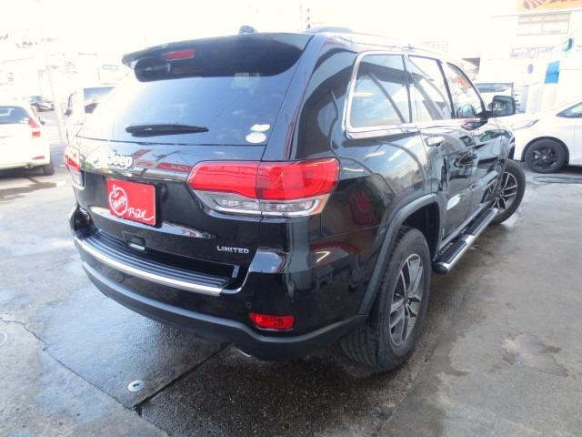 ジープ・グランドチェロキー リミテッド　黒革／クリアランスソナー／禁煙／ルーフレール／パワーバックドア／ワンオーナー／前後ドラレコ／スペアキー有／（3枚目）