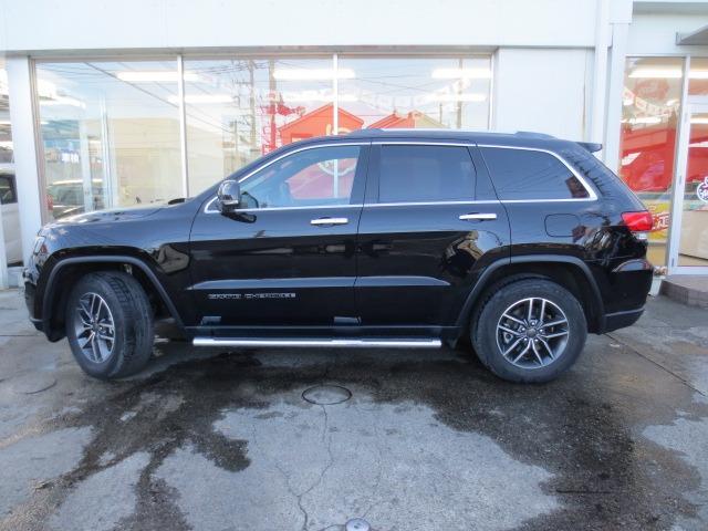 ジープ・グランドチェロキー リミテッド　黒革／クリアランスソナー／禁煙／ルーフレール／パワーバックドア／ワンオーナー／前後ドラレコ／スペアキー有／（4枚目）