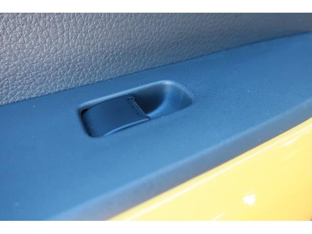 G レーンアシスト 衝突被害軽減ブレーキ 衝突安全ボディ 盗難防止装置 シートヒーター スマートキー 純正SDナビ ETC SDミュージック USB接続 AUX 地デジ バックカメラ ブラックルーフ(46枚目)