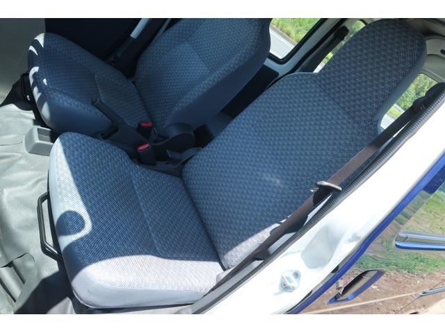 スペシャルクリーン パートタイム4WD 全塗装 社外14インチアルミ NANKANG M/Tタイヤ パワステ エアコン エアバッグ 集中ドアロック ドアバイザー ヘッドライトレベライザー 消火器 純正タイヤ4本付(38枚目)