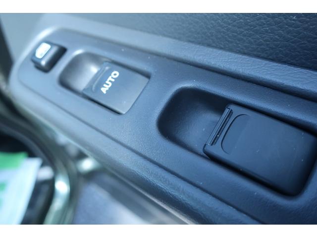 KCスペシャル 4WD Wエアバック ABS 衝突軽減ブレーキ レーンアシスト フラップ 誤発進抑制装置 キーレス 純正メッキグリル メッキドアハンドル 三方開き(20枚目)