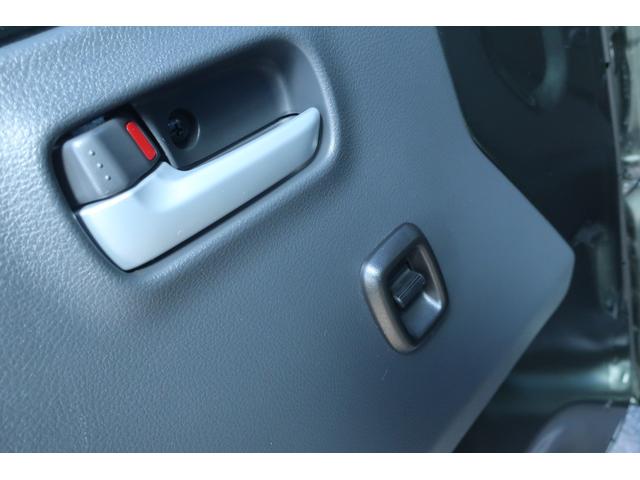 KCスペシャル 4WD Wエアバック ABS 衝突軽減ブレーキ レーンアシスト フラップ 誤発進抑制装置 キーレス 純正メッキグリル メッキドアハンドル 三方開き(47枚目)