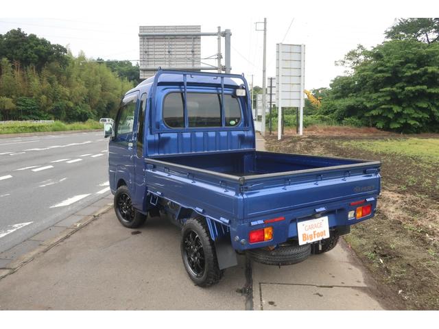 ジャンボ 5速 高低2段切替パートタイム4WD リアデフロック 新品14インチAW 新品オープンカントリーR/Tタイヤ 荷台作業灯 荷台マット デイライト キーレスエントリー サンシェード エアコン パワステ(2枚目)