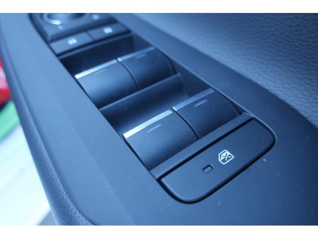 プリウス Ｚ　＜ＰＨＥＶ＞　＜ＧＲスポイラー＞　パノラマルーフ　パノラミックビューモニター　ＢＳＭ　ＬＫＡ　デジタルインナーミラー　シートヒーター＆ベンチレーション　ステアヒーター　ＥＴＣ２．０　パワーバックドア（67枚目）