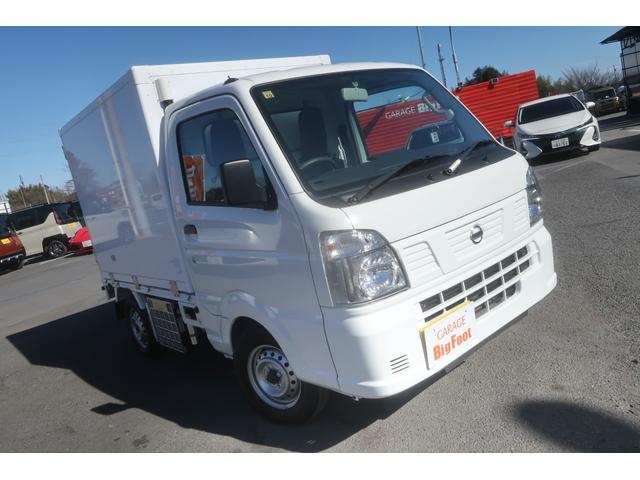 ＮＴ１００クリッパートラック 　（冷凍冷蔵車　東プレ製－５℃設定中温冷凍機）届出済未使用車　観音開き　サイドドア　エアコン　パワステ　アイドリングストップ　オートライト　横滑り防止装置（70枚目）