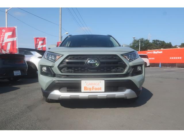 ＲＡＶ４ アドベンチャー　＜パノラマサンルーフ＞　純正９インチナビ　フルセグＴＶ　Ｂｌｕｅｔｏｏｔｈ　ＥＴＣ　置くだけ充電　パワーシート　純正ＬＥＤヘッドライト＆ＦＯＧランプ　トヨタセーフティセンス（安全装置）（6枚目）