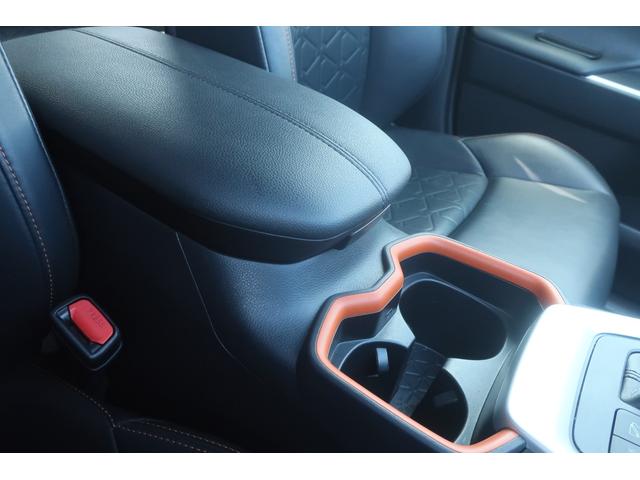 ＲＡＶ４ アドベンチャー　＜パノラマサンルーフ＞　純正９インチナビ　フルセグＴＶ　Ｂｌｕｅｔｏｏｔｈ　ＥＴＣ　置くだけ充電　パワーシート　純正ＬＥＤヘッドライト＆ＦＯＧランプ　トヨタセーフティセンス（安全装置）（20枚目）