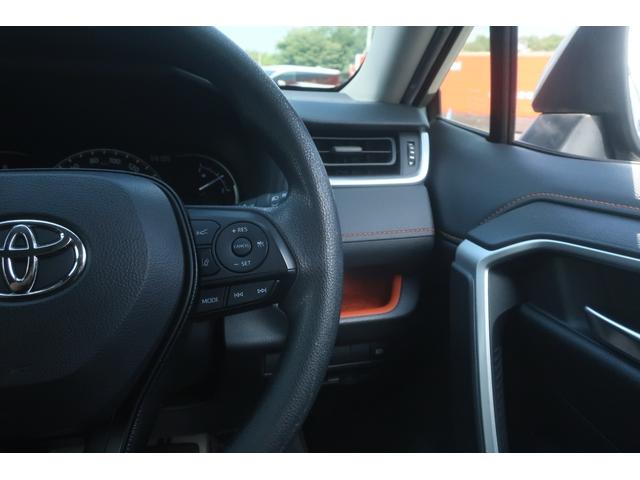 ＲＡＶ４ アドベンチャー　＜パノラマサンルーフ＞　純正９インチナビ　フルセグＴＶ　Ｂｌｕｅｔｏｏｔｈ　ＥＴＣ　置くだけ充電　パワーシート　純正ＬＥＤヘッドライト＆ＦＯＧランプ　トヨタセーフティセンス（安全装置）（33枚目）