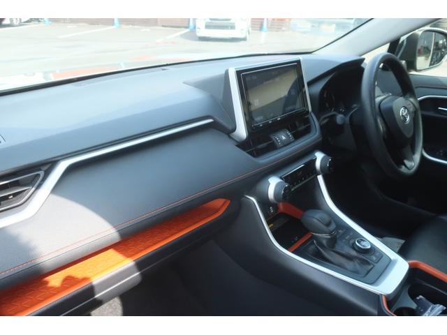 ＲＡＶ４ アドベンチャー　＜パノラマサンルーフ＞　純正９インチナビ　フルセグＴＶ　Ｂｌｕｅｔｏｏｔｈ　ＥＴＣ　置くだけ充電　パワーシート　純正ＬＥＤヘッドライト＆ＦＯＧランプ　トヨタセーフティセンス（安全装置）（46枚目）
