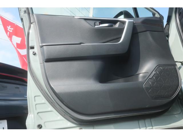 ＲＡＶ４ アドベンチャー　＜パノラマサンルーフ＞　純正９インチナビ　フルセグＴＶ　Ｂｌｕｅｔｏｏｔｈ　ＥＴＣ　置くだけ充電　パワーシート　純正ＬＥＤヘッドライト＆ＦＯＧランプ　トヨタセーフティセンス（安全装置）（49枚目）
