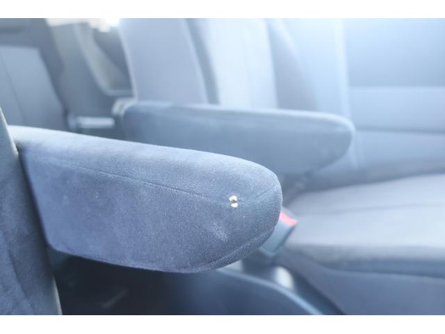 デリカＤ：５ シャモニー　＜特別仕様車＞　＜フリップダウンモニター＞　両側パワスラ　純正ナビＴＶ　バックカメラ　ビルトインＥＴＣ　社外１６アルミ＆ＢＦグッドリッチタイヤ　クルコン　パドルシフト　パワステ　電格ミラー　Ｗエアコン（65枚目）
