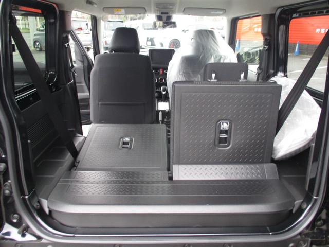 ジムニー ＸＣ　＜届出済み未使用車＞　＜新品７型ナビ＞　ＴＶ　Ｂカメラ　ｂｌｕｅｔｏｏｔｈ　スマートキー　Ｐスタート　純正ＬＥＤヘッドライト　ウィンカーミラー　純正１６アルミ　前席シートヒーター　スズキセーフティー（26枚目）