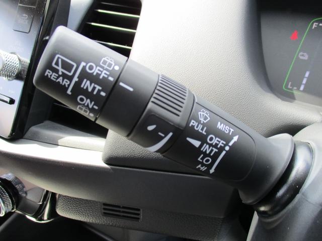 フィット e:HEVクロスター <HV車> <純正ナビ&TV> LEDヘッドライト バックカメラ AHB ACC LKAS ETC2.0 ドライブレコーダー スマートキー Pスタート 純正フロアマット ホンダセンシング リア修理歴有(15枚目)