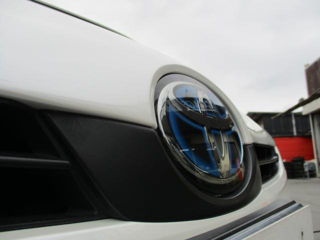 プリウス Ａ　＜後期型＞＜社外エアロＦ／Ｓ／Ｒ＞新品１８インチアルミ＆タイヤ　純正ナビ　ＴＶ　フルセグ　Ｂカメラ　Ｂｌｕｅｔｏｏｔｈ　クルコン　ＢＳＭ　ＨＵＤ　ＲＣＴＡ　ドラレコ　ＥＴＣ　Ｐスタート　スマートキー（16枚目）