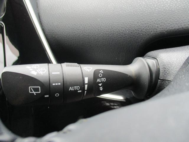 プリウス Ａ　＜後期型＞＜社外エアロＦ／Ｓ／Ｒ＞新品１８インチアルミ＆タイヤ　純正ナビ　ＴＶ　フルセグ　Ｂカメラ　Ｂｌｕｅｔｏｏｔｈ　クルコン　ＢＳＭ　ＨＵＤ　ＲＣＴＡ　ドラレコ　ＥＴＣ　Ｐスタート　スマートキー（29枚目）