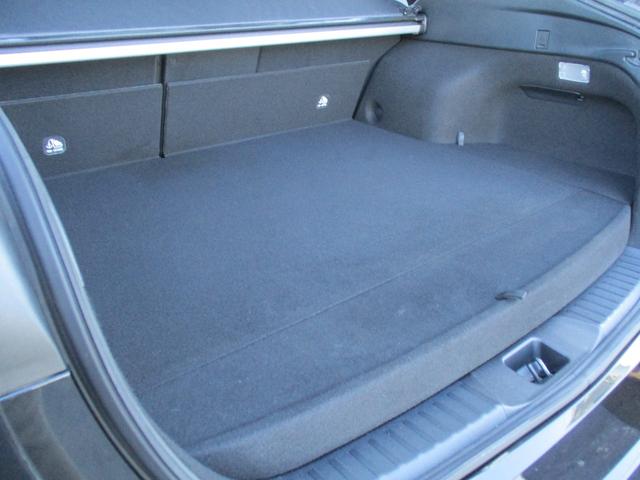 プリウスＰＨＶ Ａ　（新品モデリスタエアロ）（純正１１．６型ナビＴＶ）地デジフルセグＢカメラＥＴＣ　新品１８ＡＷ＆タイヤ　スマートキー　シートＨ　ＢＳＭ　ＥＴＣ２．０　クリソナ　純正ＬＥＤライト＆フォグ　Ｔセーフティー（72枚目）