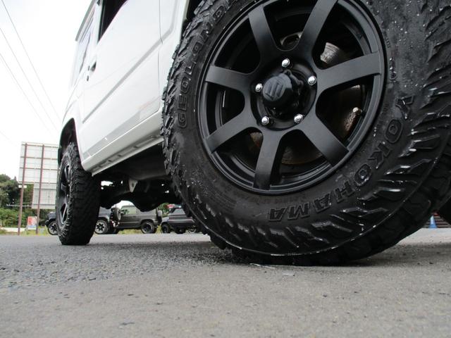 ジムニー ＸＣ　＜リフトアップ＞サス　ショック　ラテラルロッド　マフラー　前後ショートバンパー　社外１６アルミ＆ジオランダー　社外ナビＴＶ地デジフルセグ　Ｂｌｕｅｔｏｏｔｈ　Ｂカメラ　ＥＴＣ　スマートキー　ＬＥＤ（18枚目）