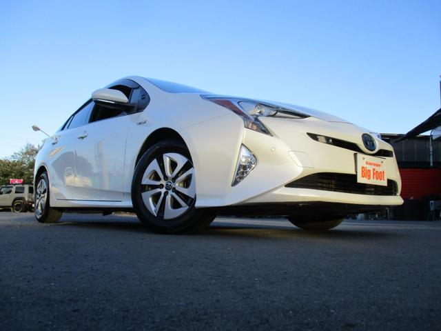 プリウス Ａ　＜後期型＞　純正ナビ　ＴＶ　Ｂｌｕｅｔｏｏｔｈ　地デジフルセグ　バックカメラ　ブラインドスポットモニター　ヘッドアップディスプレイ　ＥＴＣ　純正ＬＥＤヘッドライト＆フォグ　トヨタセーフティーＰＫＧ（7枚目）