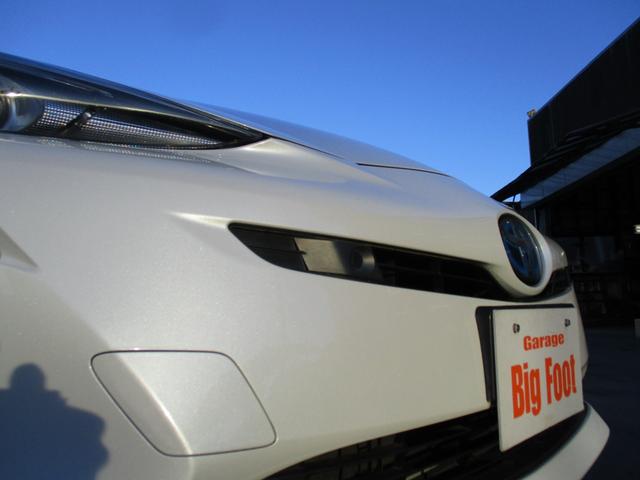 プリウス Ａ　＜後期型＞　純正ナビ　ＴＶ　Ｂｌｕｅｔｏｏｔｈ　地デジフルセグ　バックカメラ　ブラインドスポットモニター　ヘッドアップディスプレイ　ＥＴＣ　純正ＬＥＤヘッドライト＆フォグ　トヨタセーフティーＰＫＧ（14枚目）