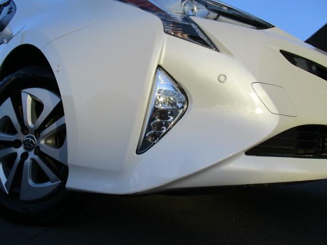 プリウス Ａ　＜後期型＞　純正ナビ　ＴＶ　Ｂｌｕｅｔｏｏｔｈ　地デジフルセグ　バックカメラ　ブラインドスポットモニター　ヘッドアップディスプレイ　ＥＴＣ　純正ＬＥＤヘッドライト＆フォグ　トヨタセーフティーＰＫＧ（15枚目）