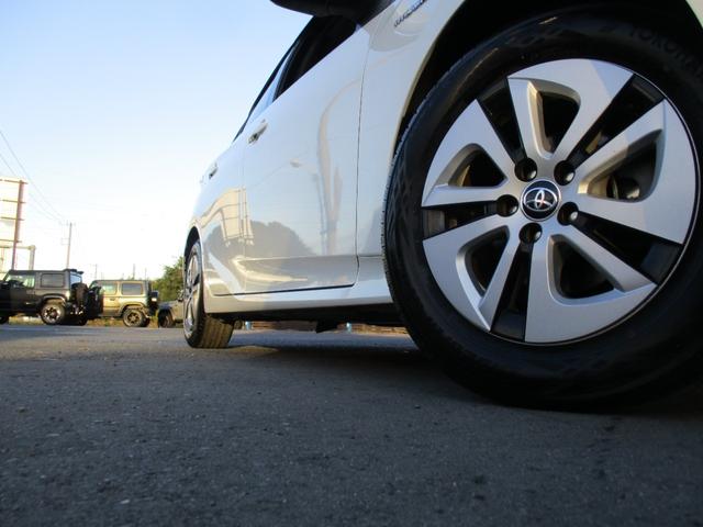 プリウス Ａ　＜後期型＞　純正ナビ　ＴＶ　Ｂｌｕｅｔｏｏｔｈ　地デジフルセグ　バックカメラ　ブラインドスポットモニター　ヘッドアップディスプレイ　ＥＴＣ　純正ＬＥＤヘッドライト＆フォグ　トヨタセーフティーＰＫＧ（20枚目）