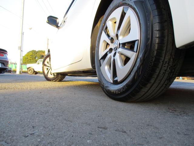 プリウス Ａ　＜後期型＞　純正ナビ　ＴＶ　Ｂｌｕｅｔｏｏｔｈ　地デジフルセグ　バックカメラ　ブラインドスポットモニター　ヘッドアップディスプレイ　ＥＴＣ　純正ＬＥＤヘッドライト＆フォグ　トヨタセーフティーＰＫＧ（21枚目）