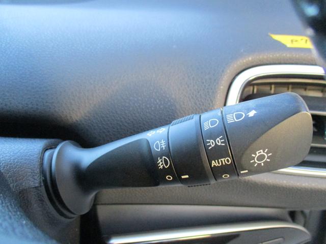 プリウス Ａ　＜後期型＞　純正ナビ　ＴＶ　Ｂｌｕｅｔｏｏｔｈ　地デジフルセグ　バックカメラ　ブラインドスポットモニター　ヘッドアップディスプレイ　ＥＴＣ　純正ＬＥＤヘッドライト＆フォグ　トヨタセーフティーＰＫＧ（29枚目）