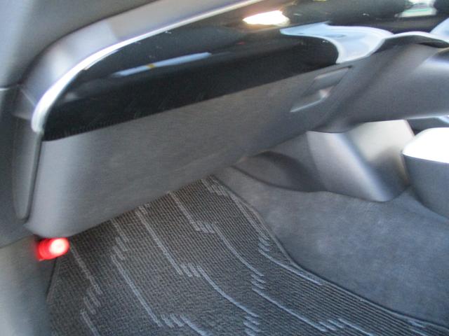 プリウス Ａ　＜後期型＞　純正ナビ　ＴＶ　Ｂｌｕｅｔｏｏｔｈ　地デジフルセグ　バックカメラ　ブラインドスポットモニター　ヘッドアップディスプレイ　ＥＴＣ　純正ＬＥＤヘッドライト＆フォグ　トヨタセーフティーＰＫＧ（59枚目）