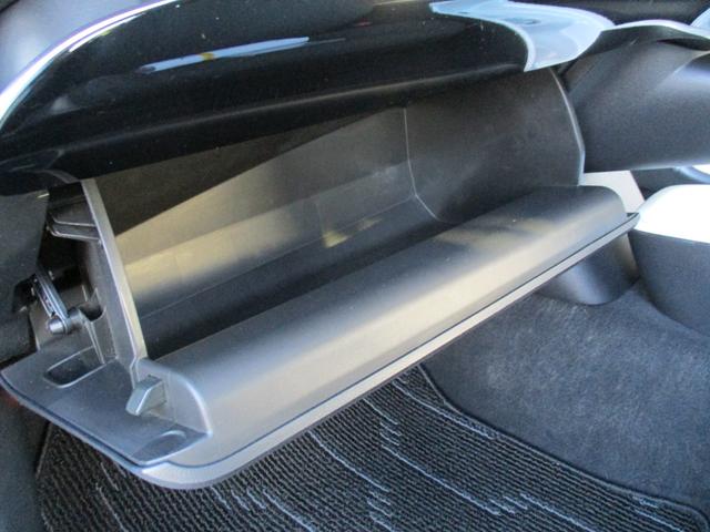 プリウス Ａ　＜後期型＞　純正ナビ　ＴＶ　Ｂｌｕｅｔｏｏｔｈ　地デジフルセグ　バックカメラ　ブラインドスポットモニター　ヘッドアップディスプレイ　ＥＴＣ　純正ＬＥＤヘッドライト＆フォグ　トヨタセーフティーＰＫＧ（60枚目）