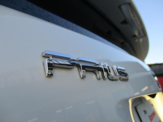 プリウス Ａ　＜後期型＞　純正ナビ　ＴＶ　Ｂｌｕｅｔｏｏｔｈ　地デジフルセグ　バックカメラ　ブラインドスポットモニター　ヘッドアップディスプレイ　ＥＴＣ　純正ＬＥＤヘッドライト＆フォグ　トヨタセーフティーＰＫＧ（64枚目）