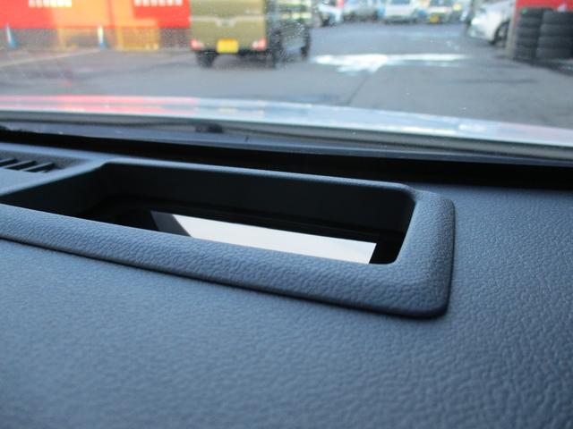 プリウス Ａ　＜後期型＞　純正ナビ　ＴＶ　Ｂｌｕｅｔｏｏｔｈ　地デジフルセグ　バックカメラ　ブラインドスポットモニター　ヘッドアップディスプレイ　ＥＴＣ　純正ＬＥＤヘッドライト＆フォグ　トヨタセーフティーＰＫＧ（73枚目）