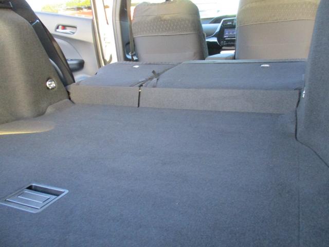 プリウス Ａ　＜後期型＞　純正ナビ　ＴＶ　Ｂｌｕｅｔｏｏｔｈ　地デジフルセグ　バックカメラ　ブラインドスポットモニター　ヘッドアップディスプレイ　ＥＴＣ　純正ＬＥＤヘッドライト＆フォグ　トヨタセーフティーＰＫＧ（76枚目）