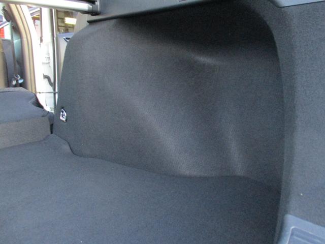 プリウス Ａ　＜後期型＞　純正ナビ　ＴＶ　Ｂｌｕｅｔｏｏｔｈ　地デジフルセグ　バックカメラ　ブラインドスポットモニター　ヘッドアップディスプレイ　ＥＴＣ　純正ＬＥＤヘッドライト＆フォグ　トヨタセーフティーＰＫＧ（78枚目）