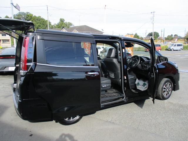 エスクァイア Ｇｉ　＜７人乗り＞　＜両側パワースライドドア＞　社外ナビ　ＴＶ　地デジ　Ｂカメラ　ＥＴＣ　シートヒーター　ハーフレザー　スマートキー　純正ＬＥＤヘッドライト＆フォグ　純正アルミ　ドラレコ　リア修理歴あり（14枚目）