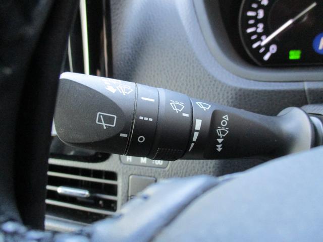 エスクァイア Ｇｉ　＜７人乗り＞　＜両側パワースライドドア＞　社外ナビ　ＴＶ　地デジ　Ｂカメラ　ＥＴＣ　シートヒーター　ハーフレザー　スマートキー　純正ＬＥＤヘッドライト＆フォグ　純正アルミ　ドラレコ　リア修理歴あり（28枚目）